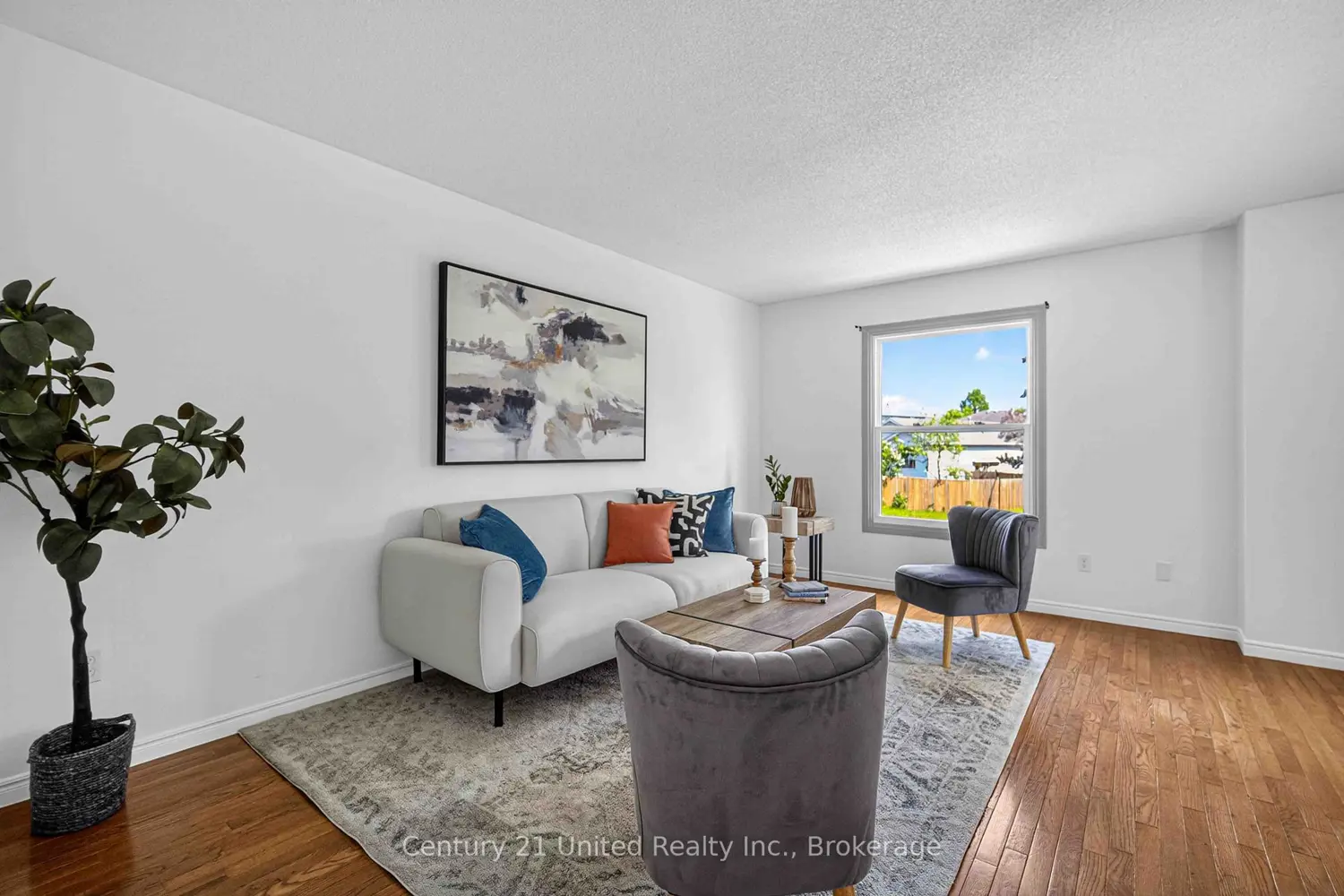 1255 Huntington Circle photo 2