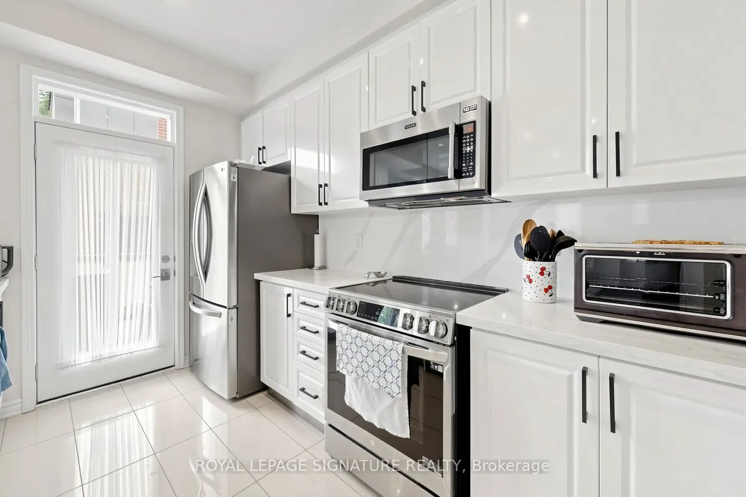 35 Heron Park Place 10 photo 4