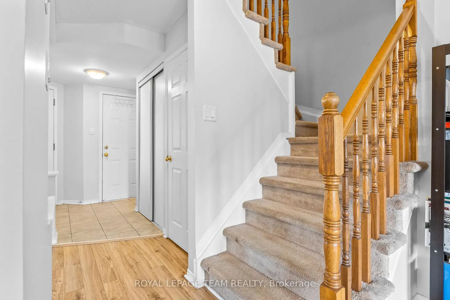 92 Wolff Crescent photo 2