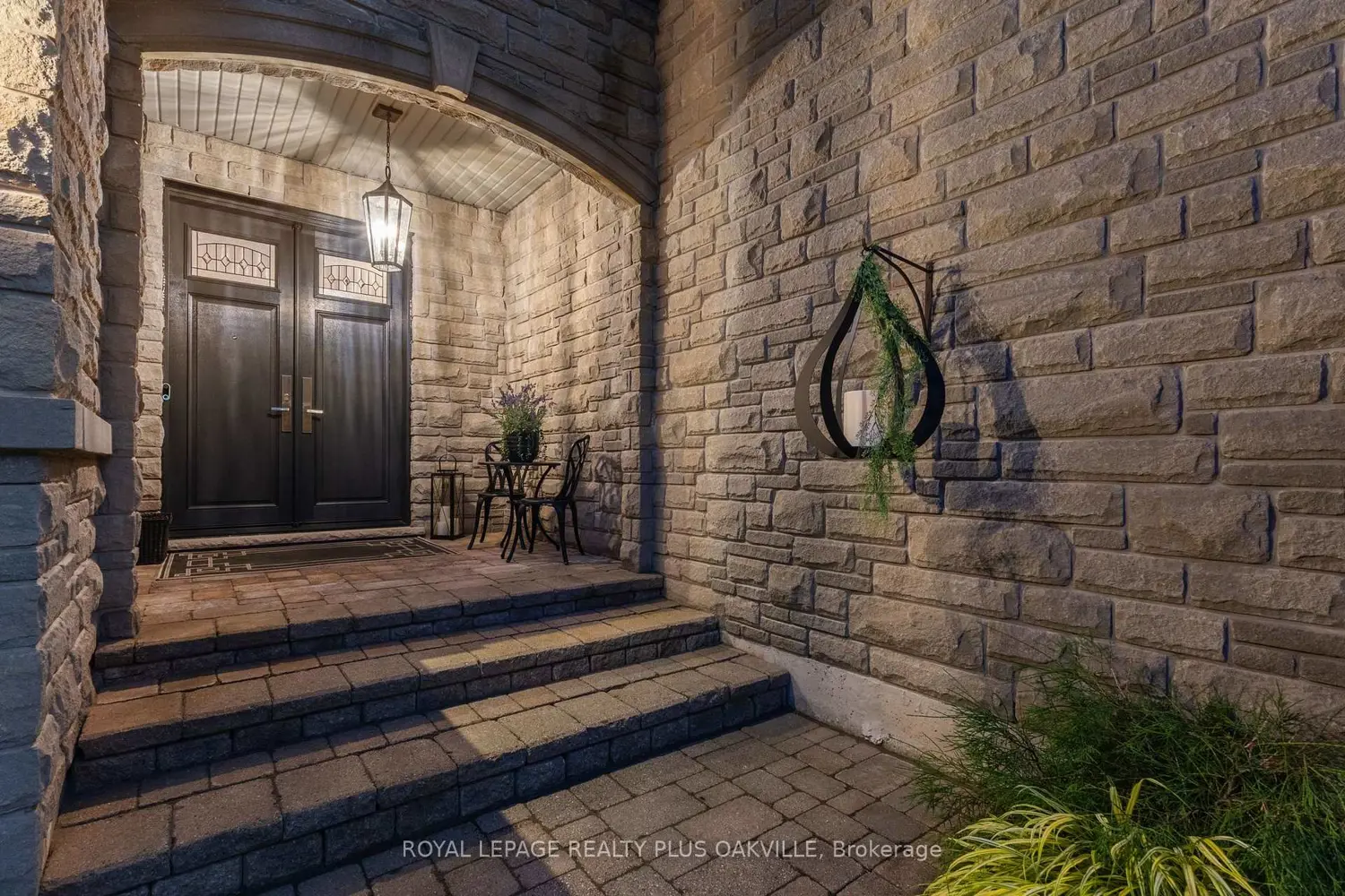 2444 Valleyridge Drive photo 4