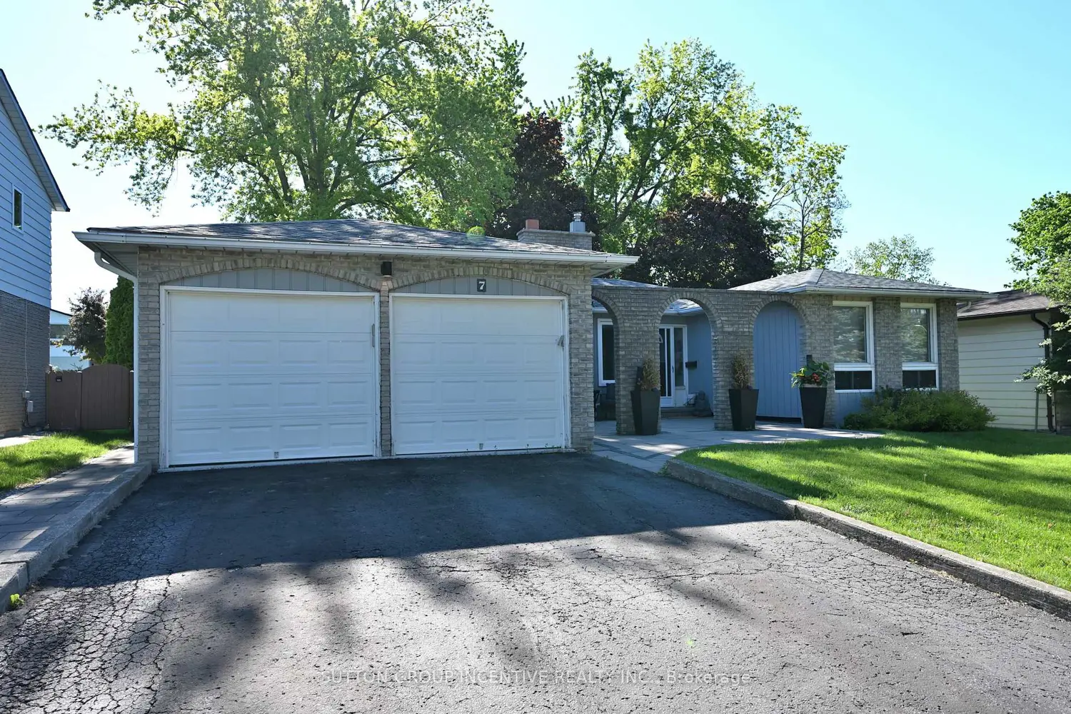 7 Huron Street photo 3