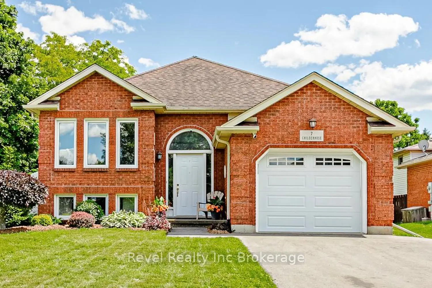 7 Childerhose Crescent