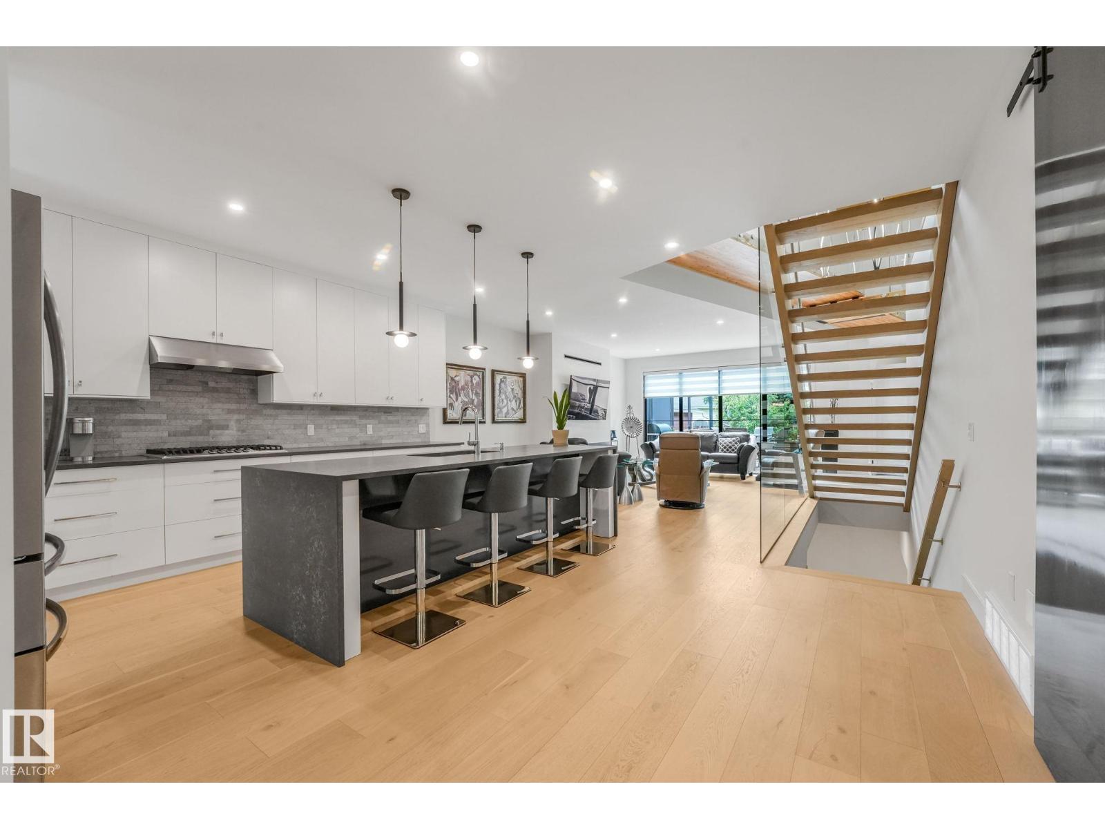 11247 71 Avenue NW, Edmonton, AB, T6G0A5