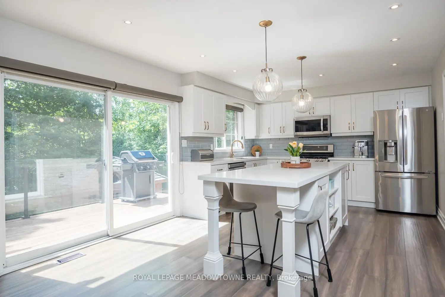 700 Marley Crescent photo 2