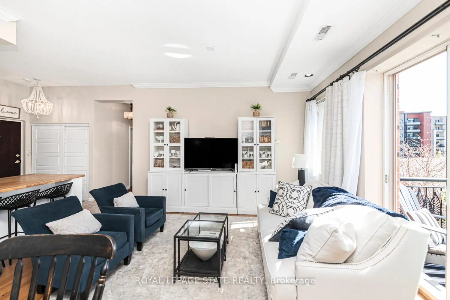 262 Dundas Street 311