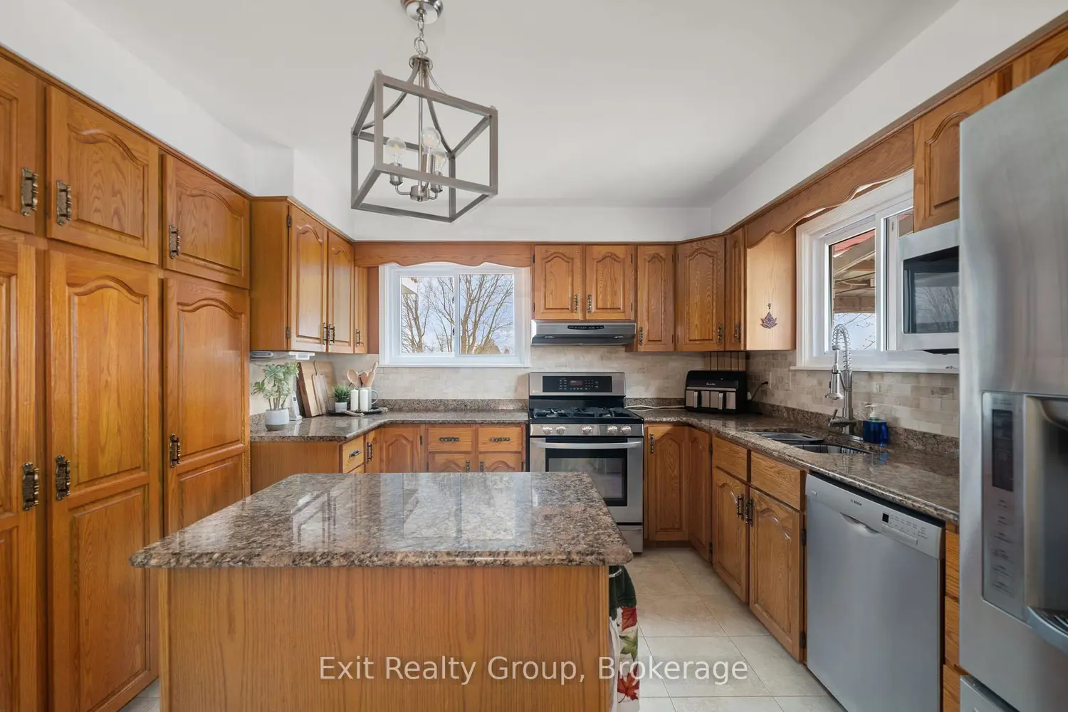 95 Boundary Road photo 5