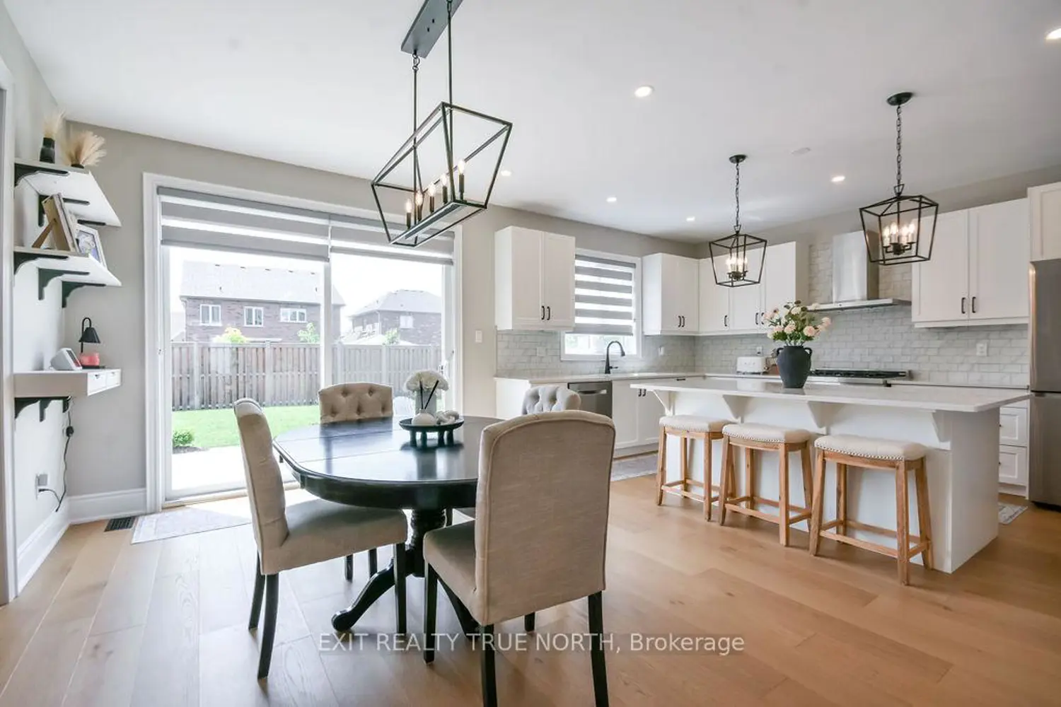 108 Rugman Crescent photo 2