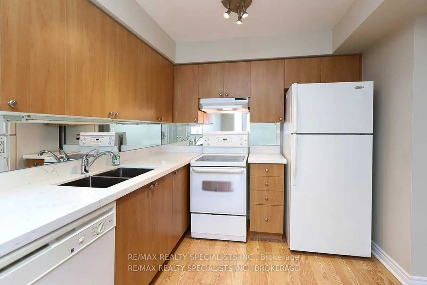 4620 Guildwood Way 44 photo 5