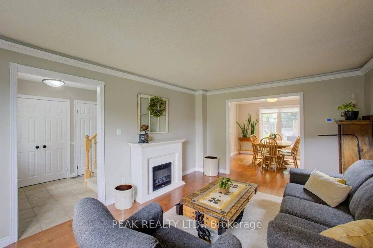 57 Robertson Crescent photo 3