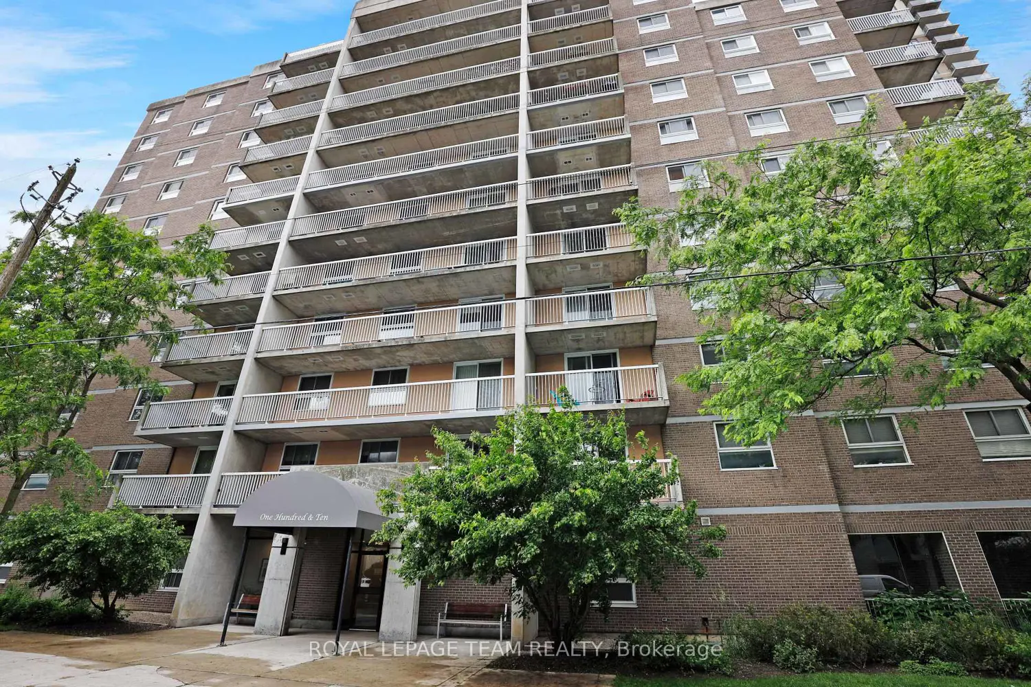 110 Forward Avenue 904