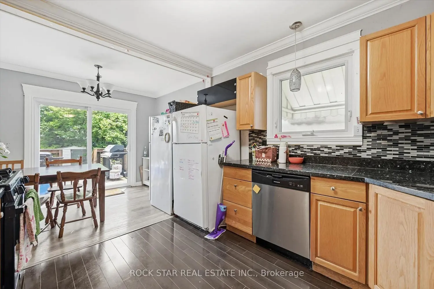 275 West 2Nd Street photo 4