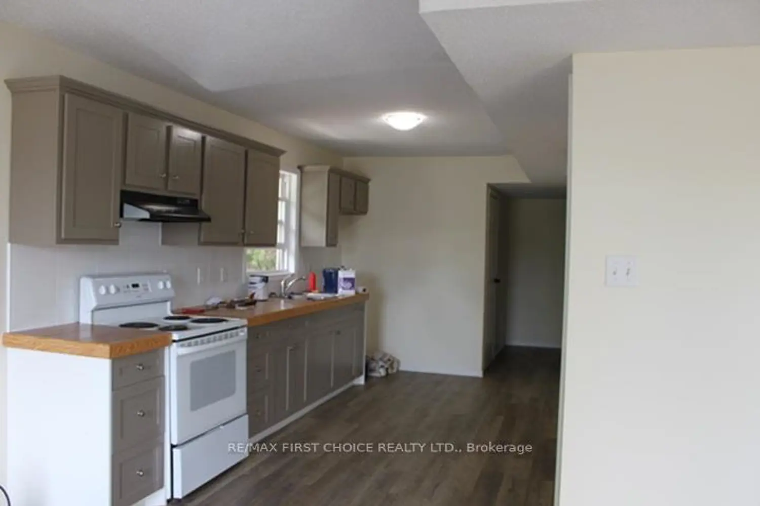 129 Mckellar Street photo 4
