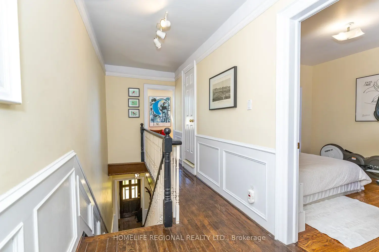 122 Emerson Avenue photo 4