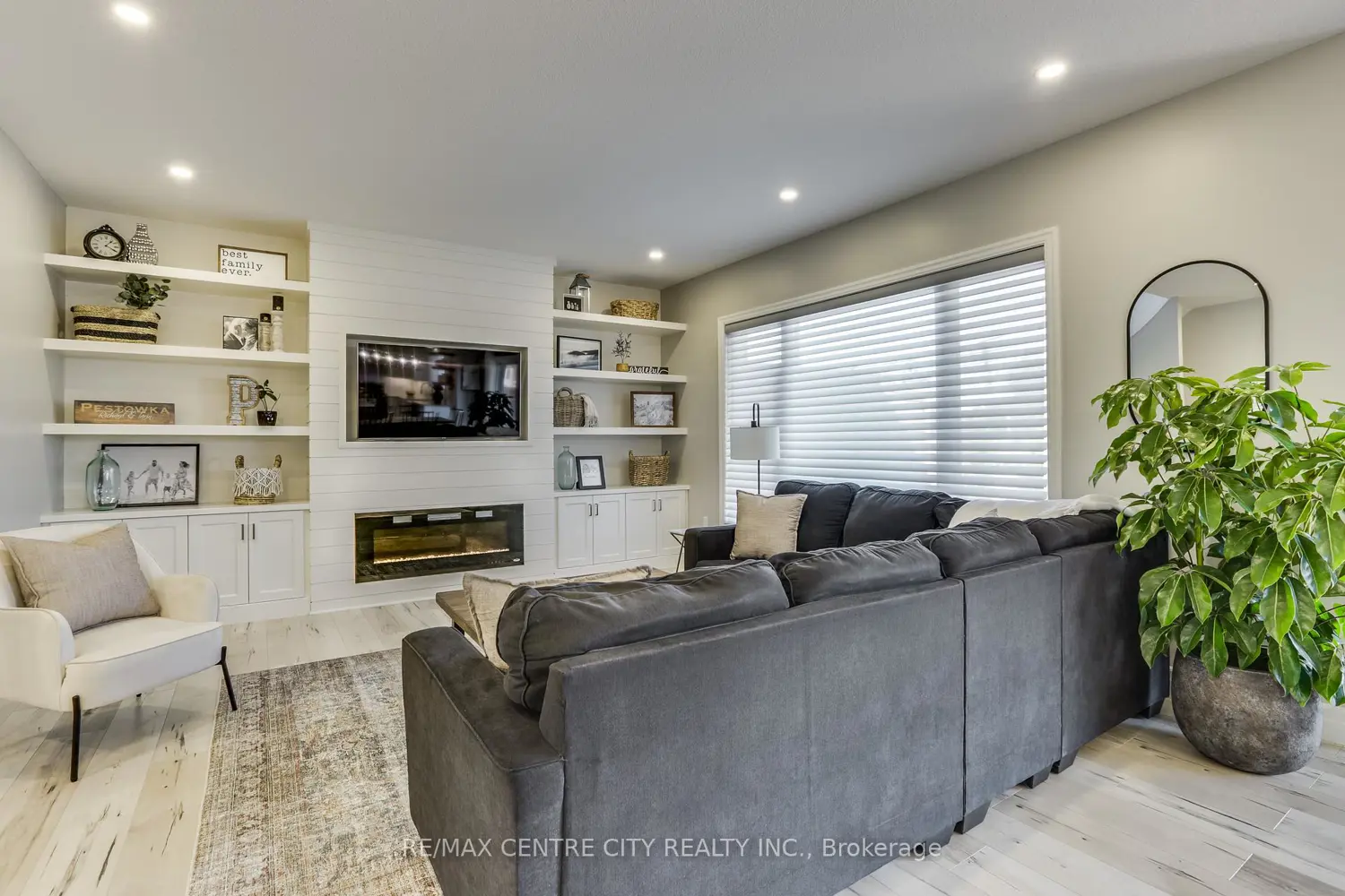 108 Stuart Avenue photo 5