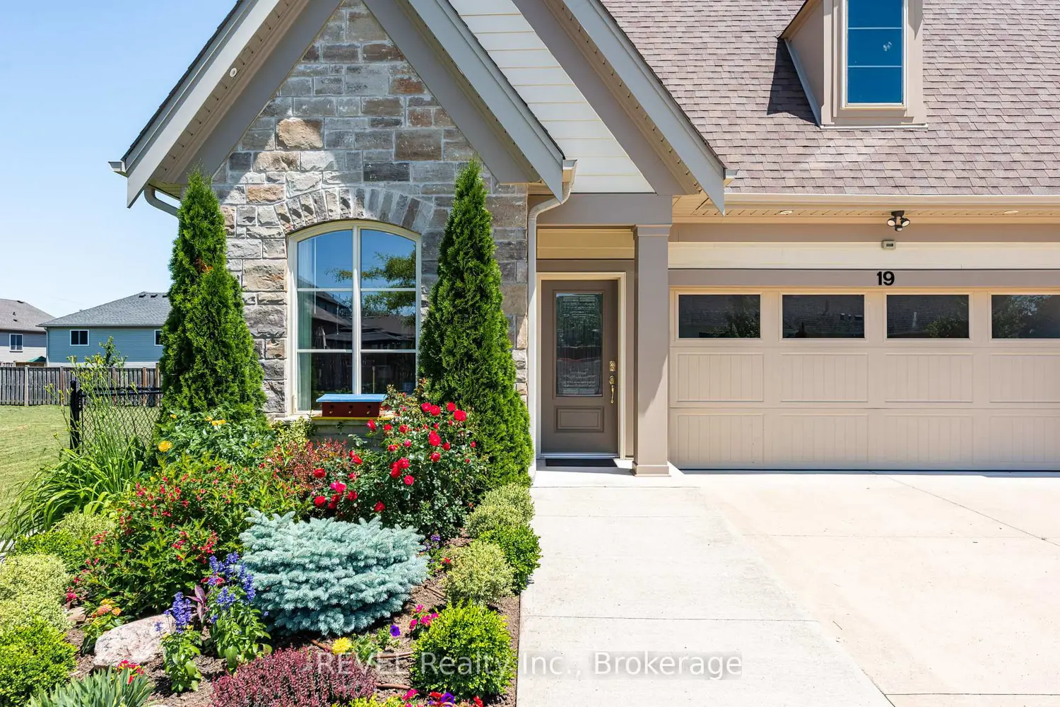 19 Francesco Crescent