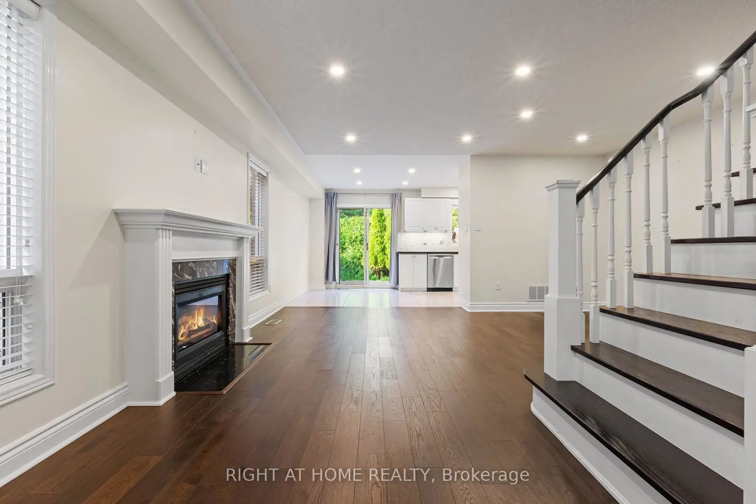 1811 Creek Way photo 2