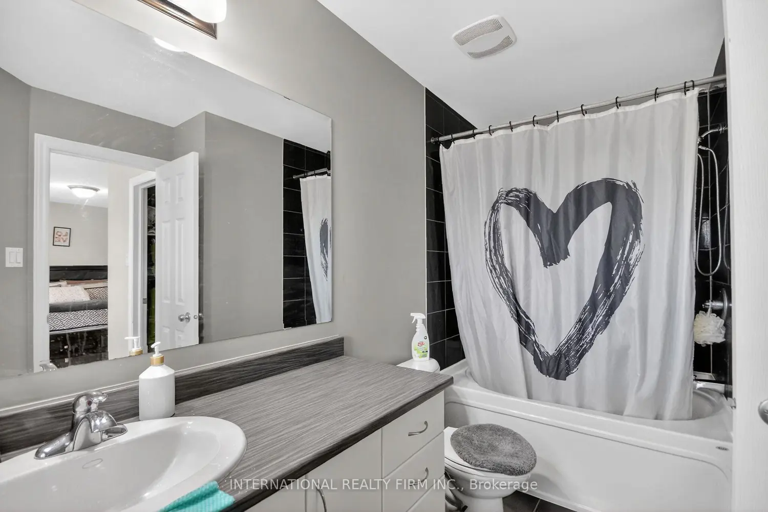 121 Dunforest Terrace photo 5