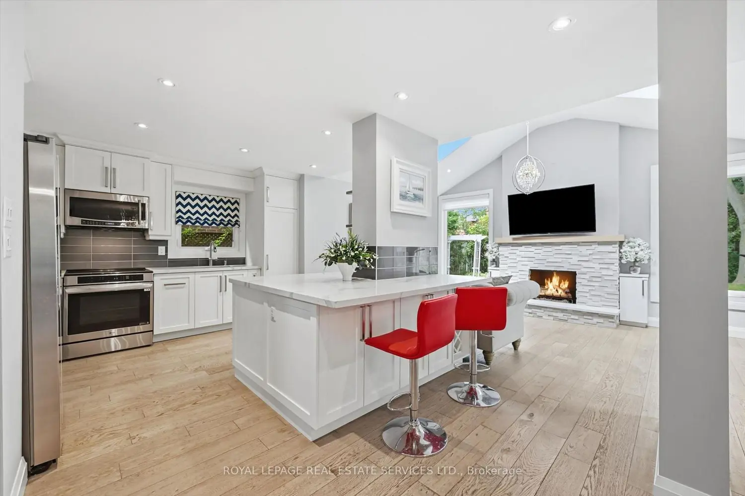 147 Speyside Drive photo 2