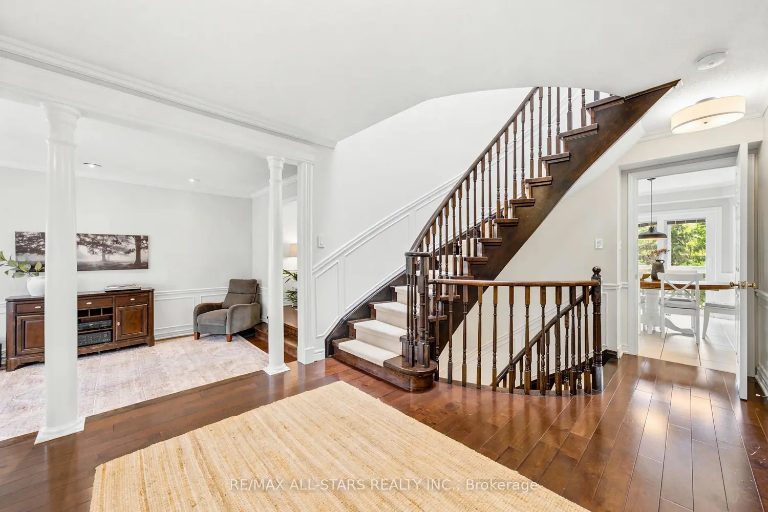 4 Dennis Drive photo 3