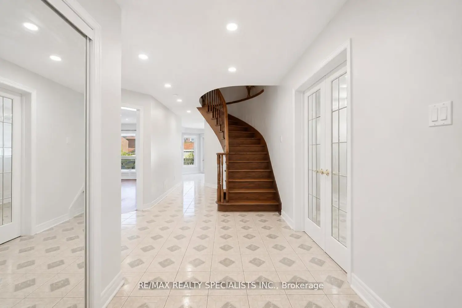 15 Eagleridge Drive photo 4