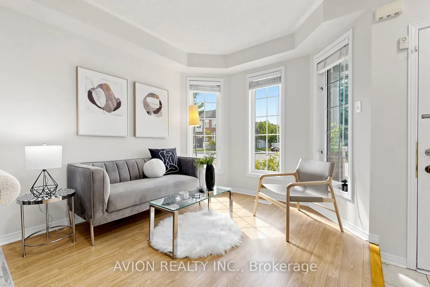 12 Rideau Drive photo 2