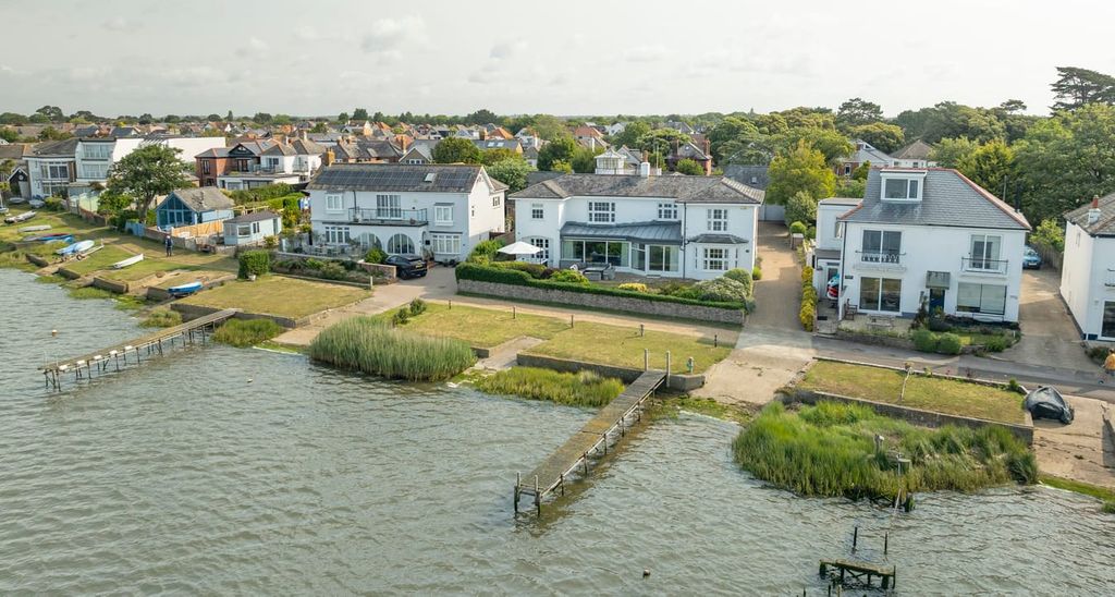 5 bed detached house for saleFishermans Bank, Mudeford, Christchurch BH23