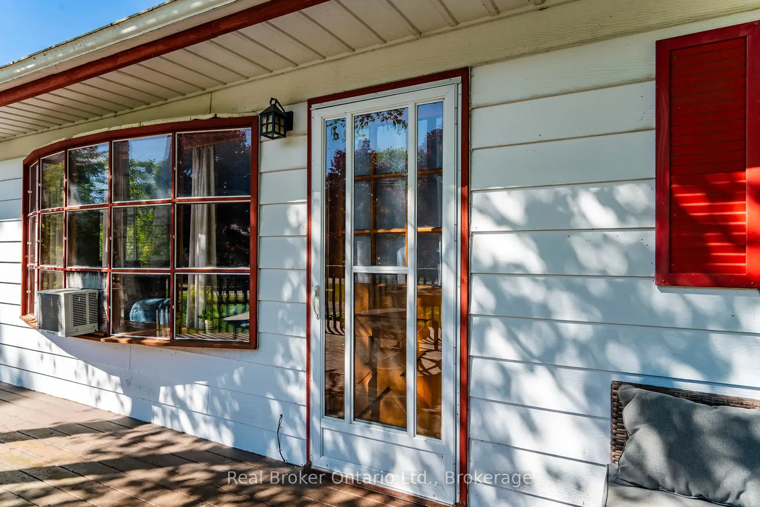 24 Poplar Drive photo 5