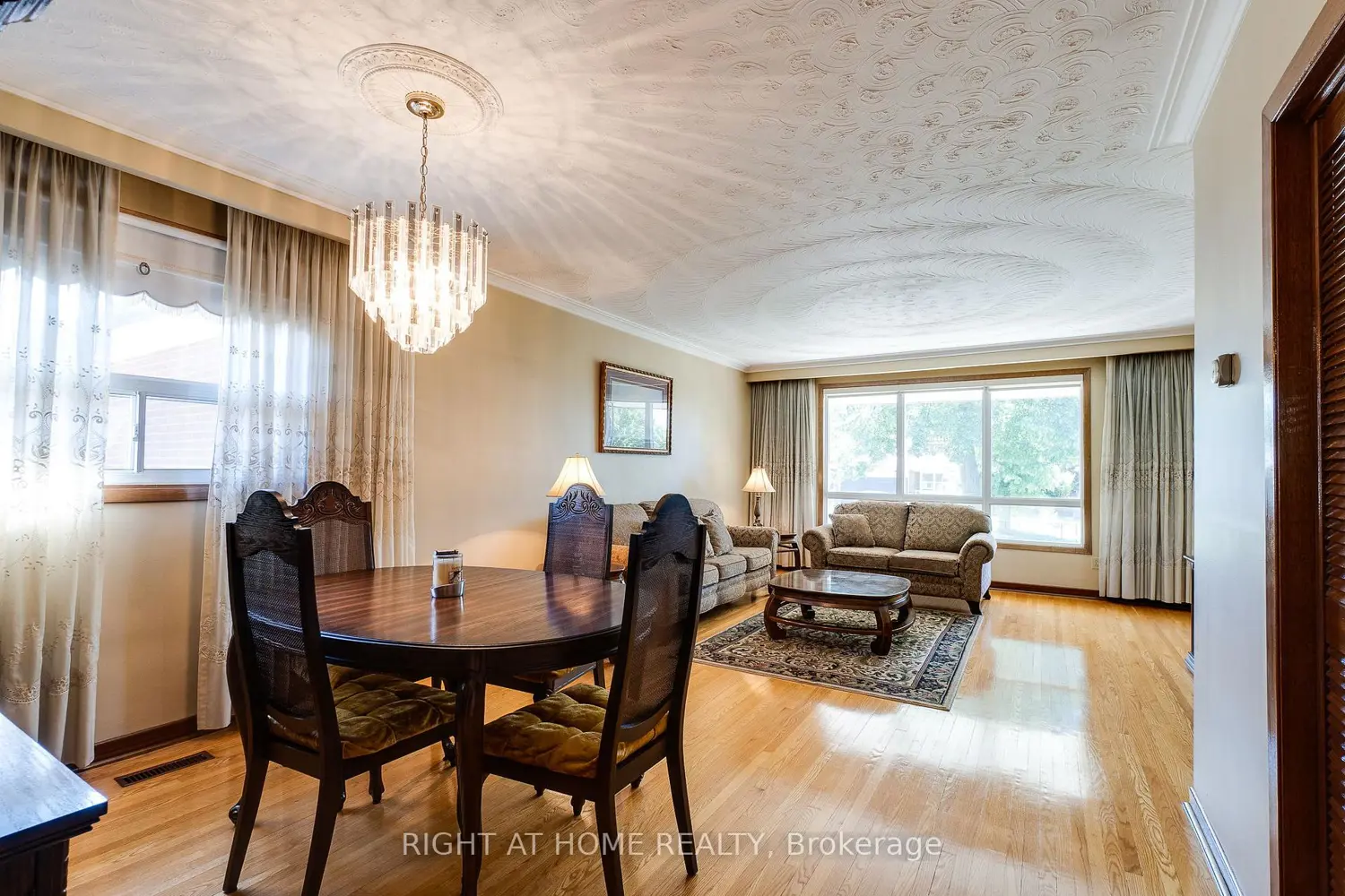 1197 Shamir Crescent photo 3