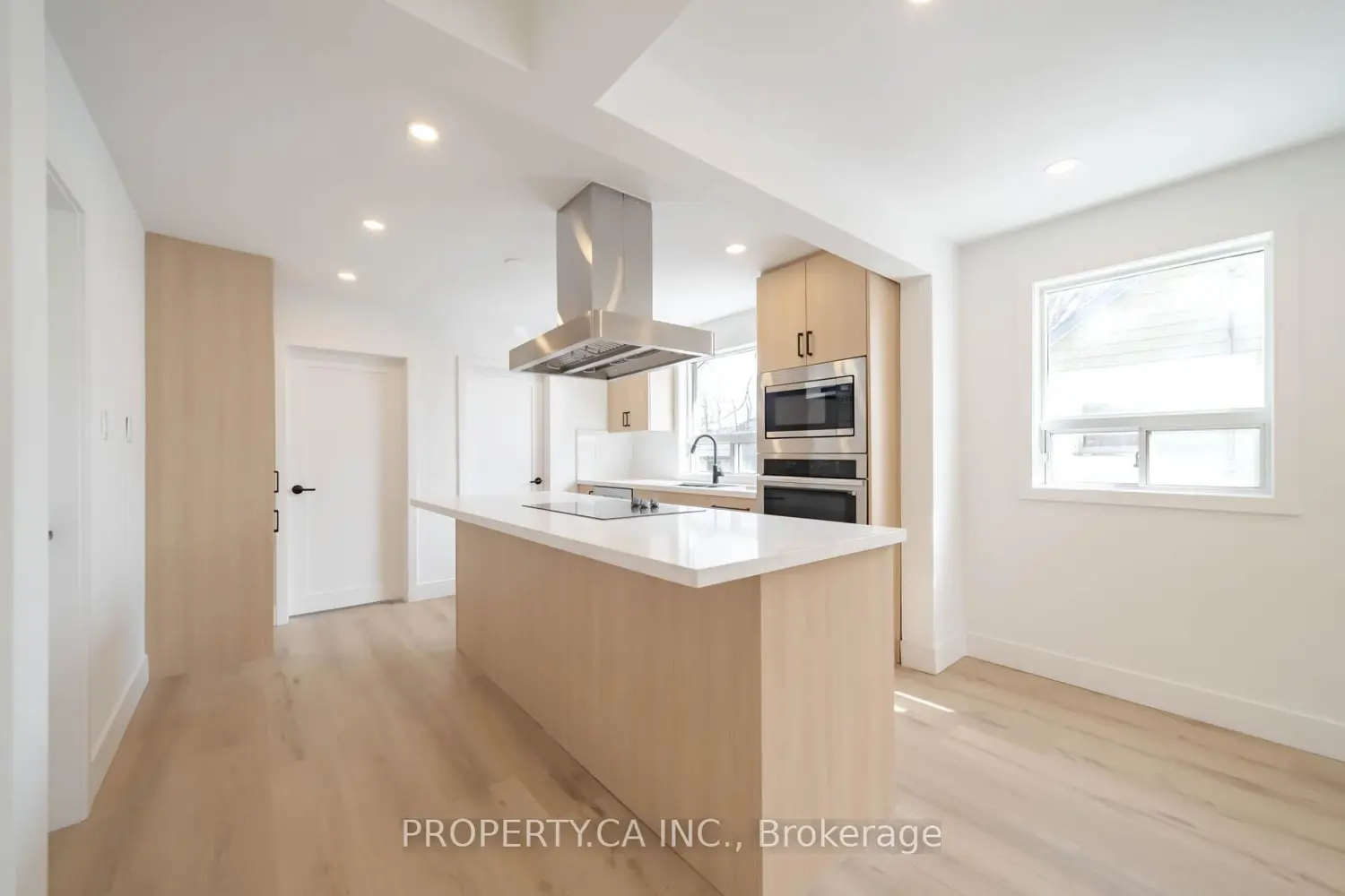 46 Mcmurchy Avenue photo 4