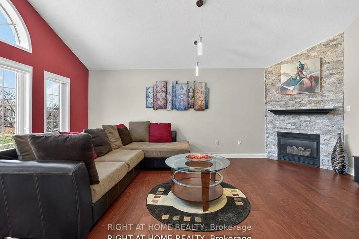 7068 Rosehurst Drive photo 3