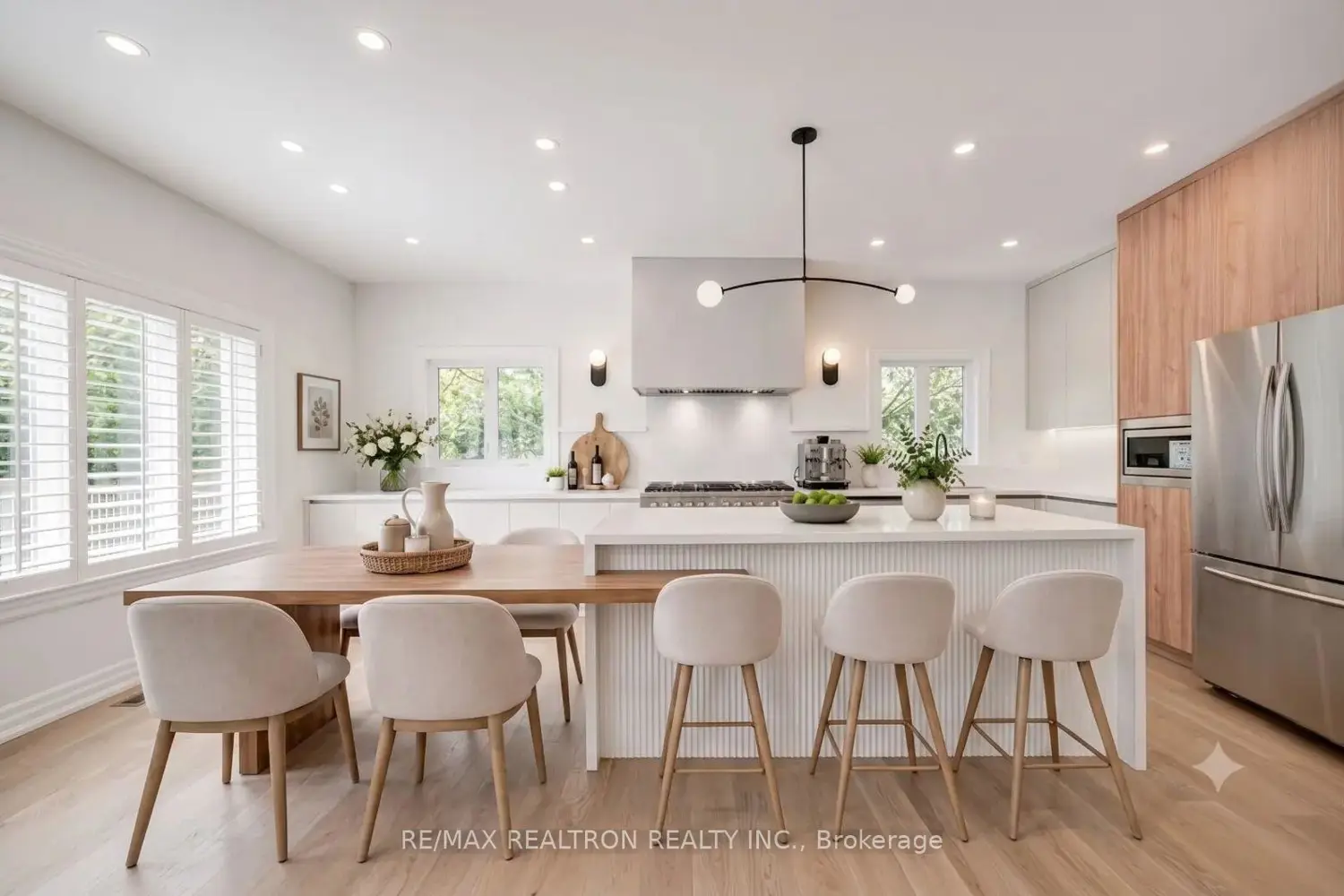 225 Olive Avenue photo 3