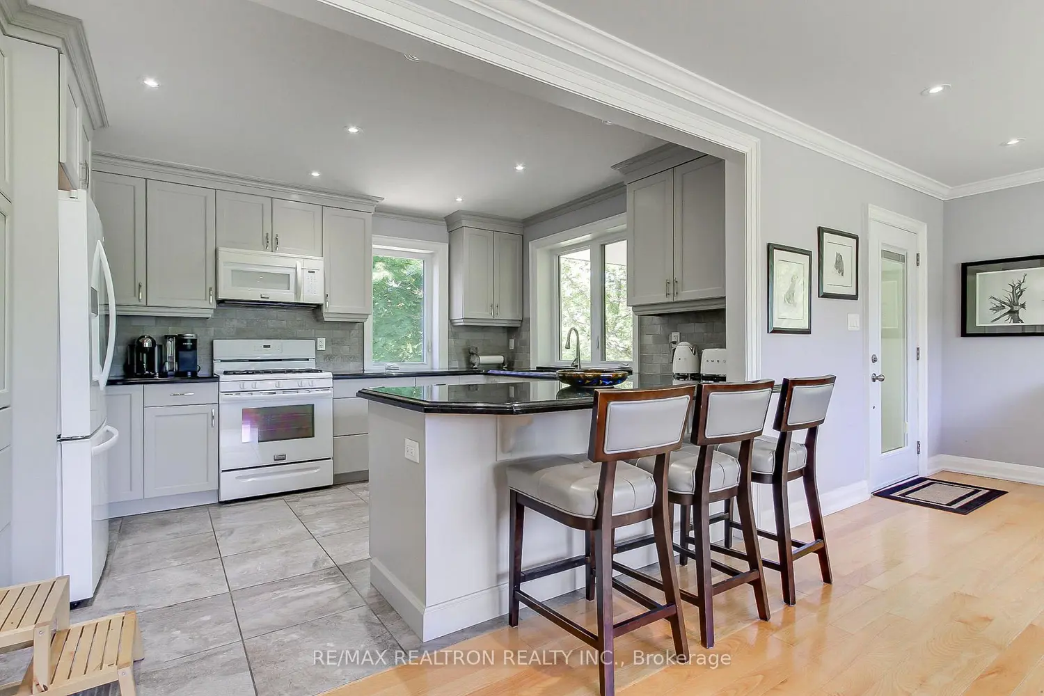 203 Pefferlaw Road photo 3