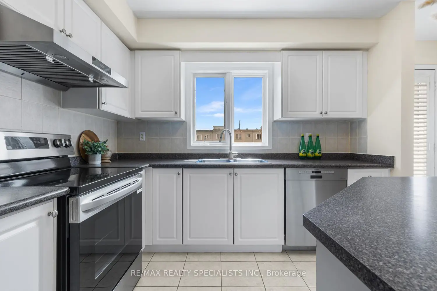 201 Tenth Street 8 photo 4