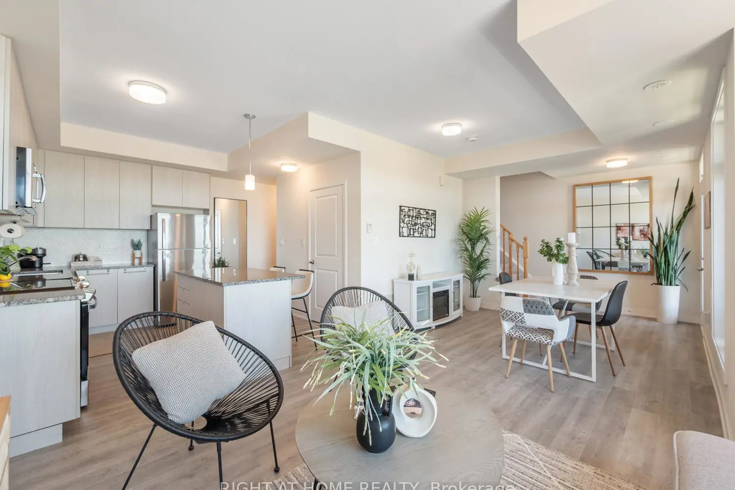 2550 Castlegate Crossing 403 photo 5