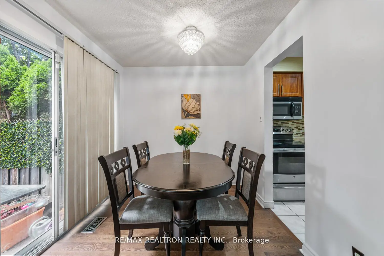 4 Sunshine Drive photo 5