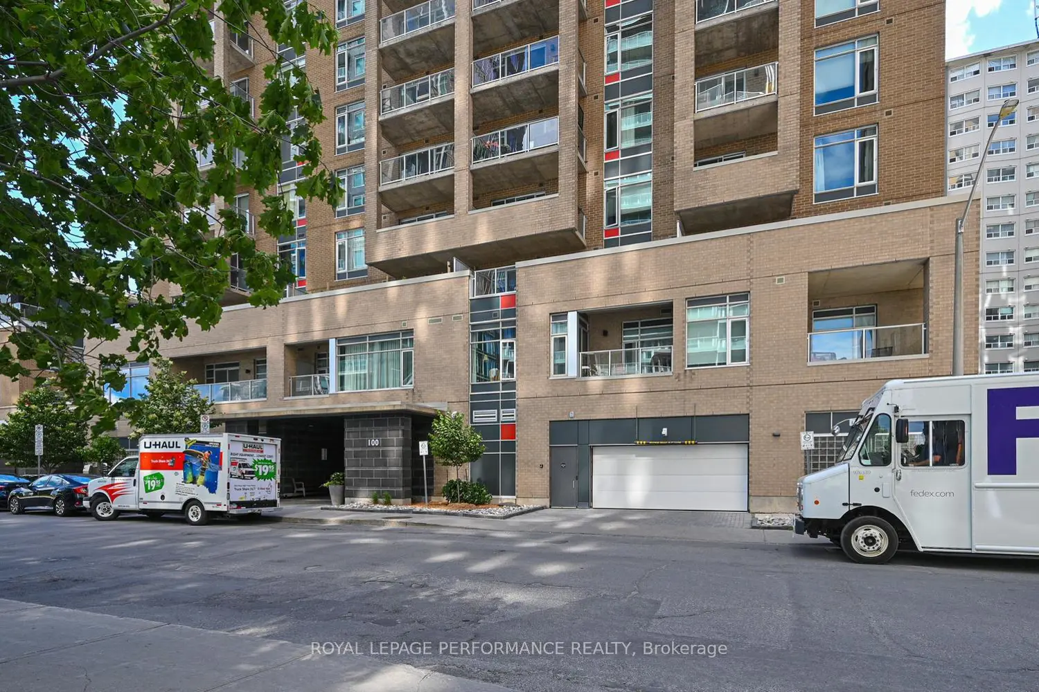 100 Champagne Avenue 903 photo 3