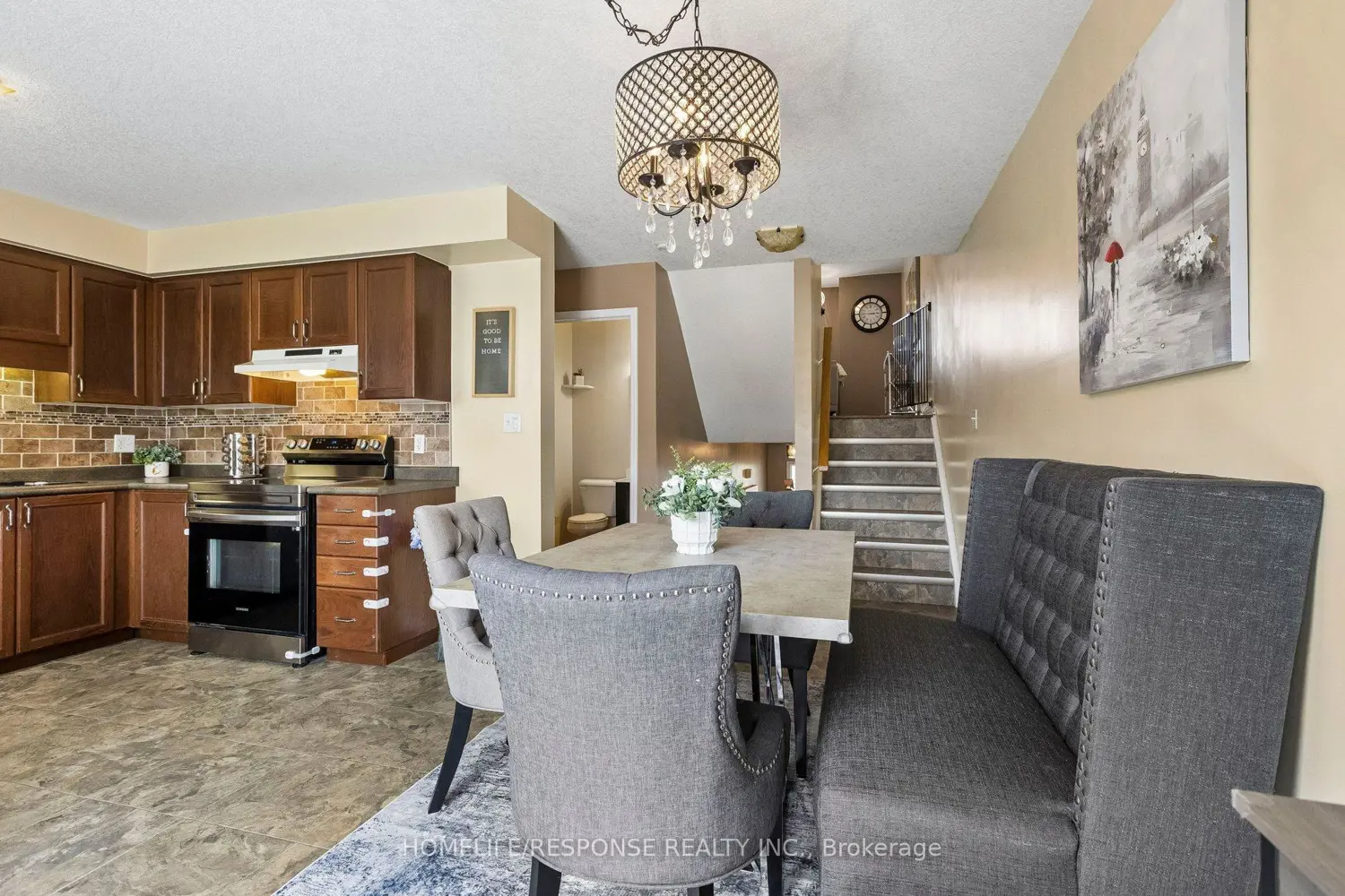 222 Sophia Crescent photo 5