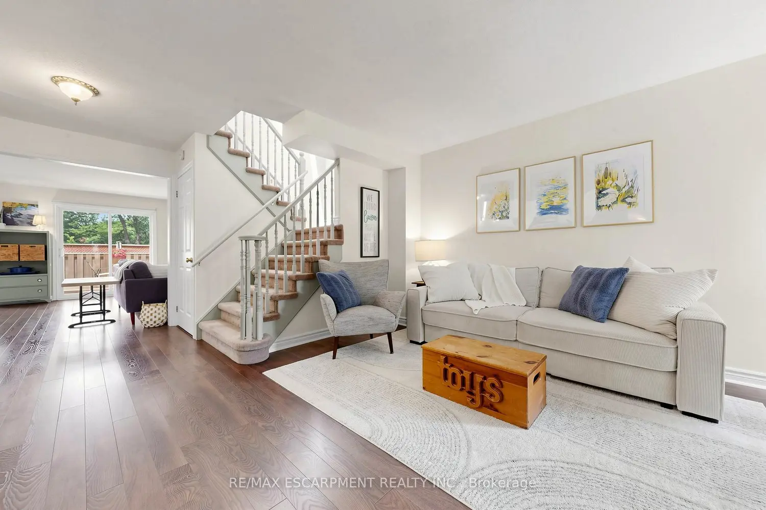 286 Hamilton Drive 1 photo 2