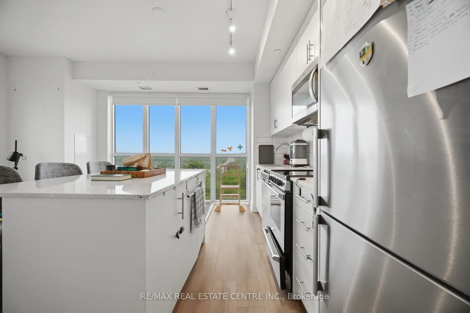 509 Dundas Street 618 photo 4