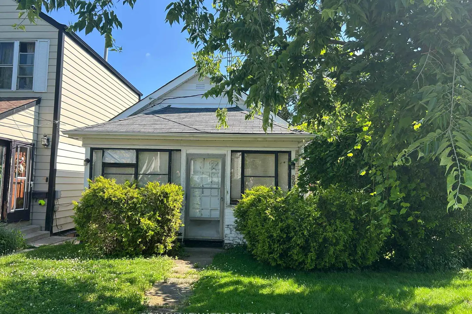89 Brownville Avenue photo 2