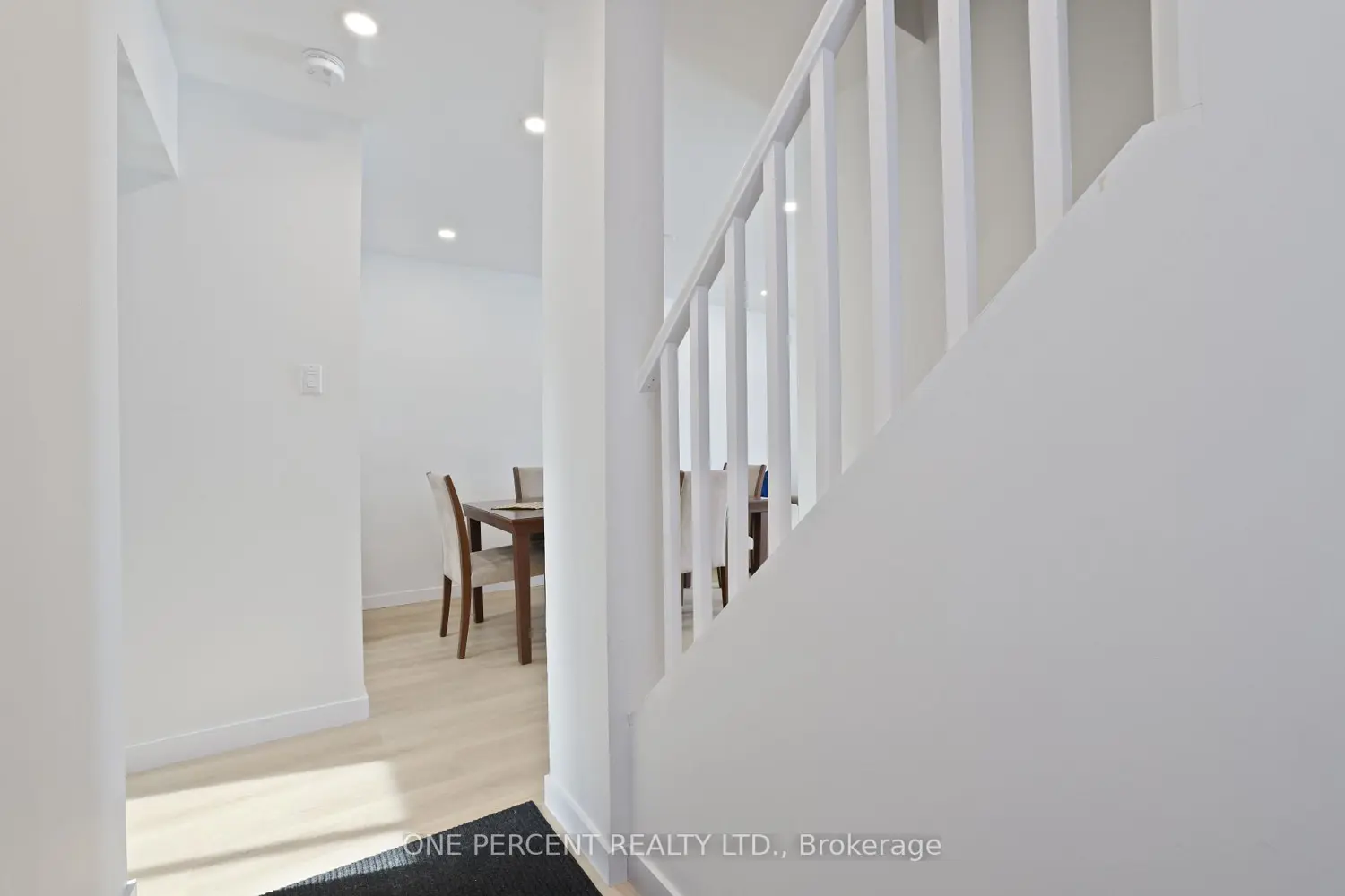 336 Pattie Drive photo 2