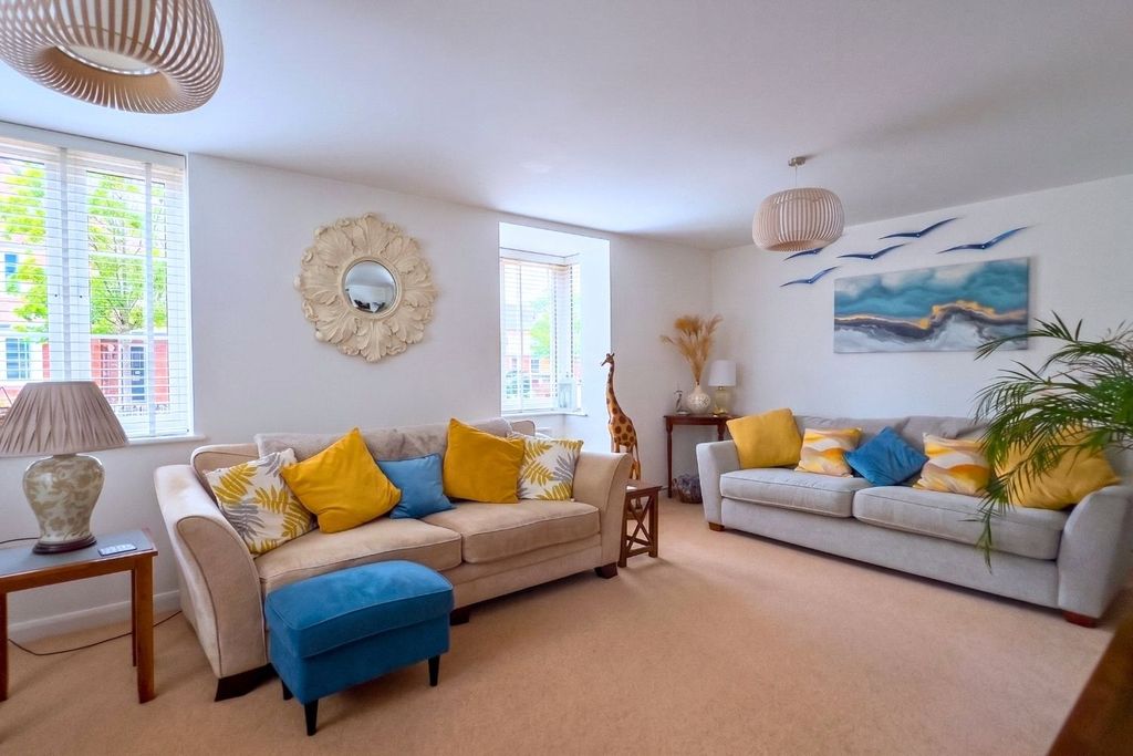 4 bed detached house for saleExeter, Devon EX2 photo 4