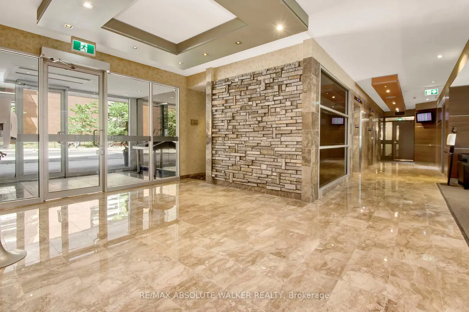 470 Laurier Avenue 1007 photo 2