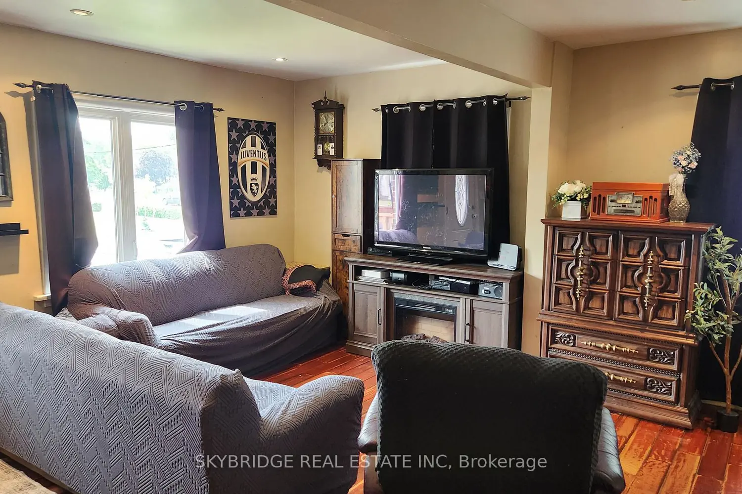156 Knoll Street photo 3