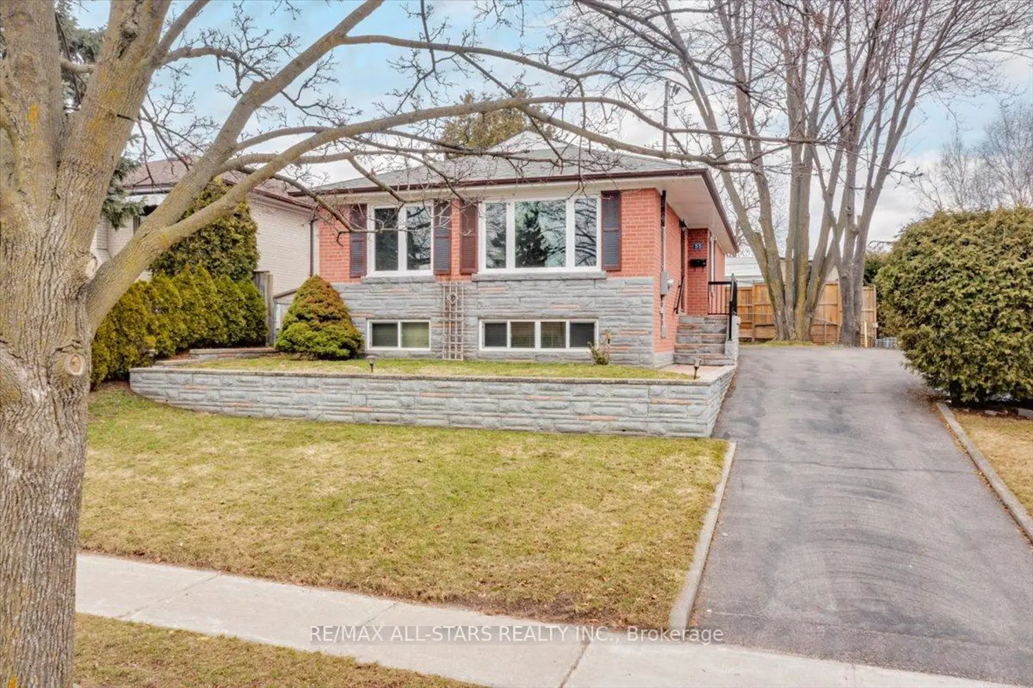 55 Sancrest Drive photo 5