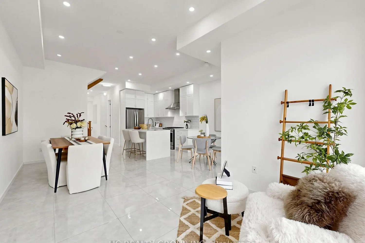 34 Armillo Place photo 3