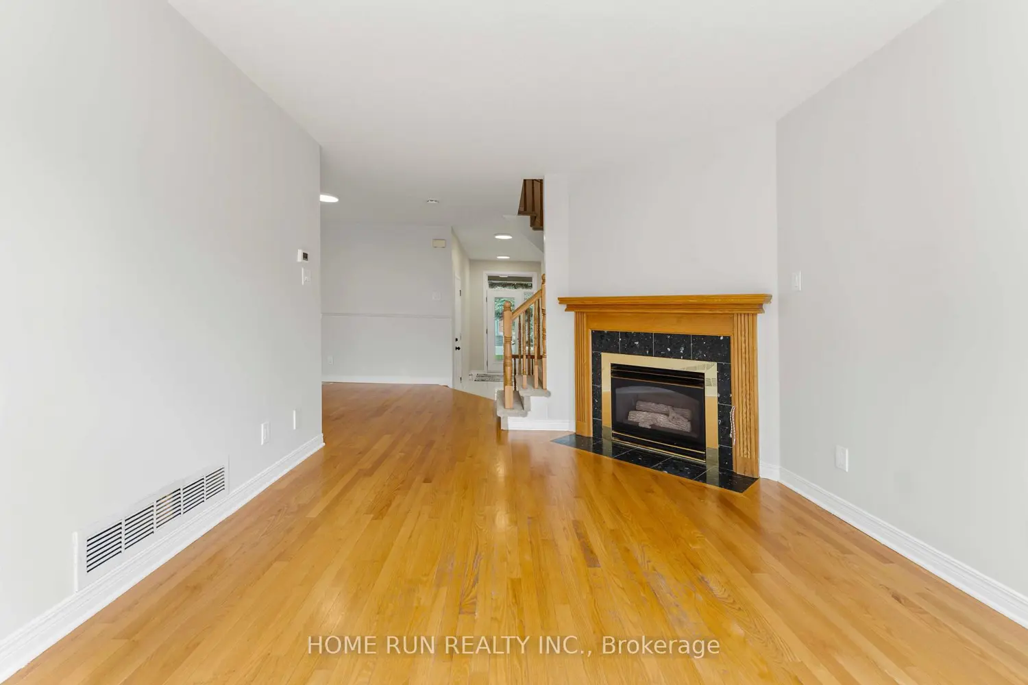 20 Redding Way photo 3