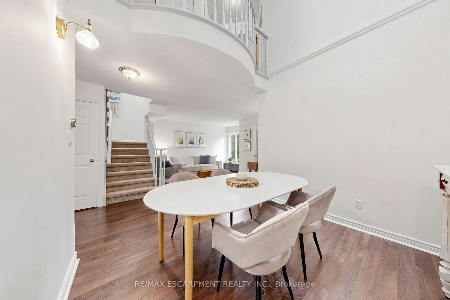 286 Hamilton Drive 1 photo 4