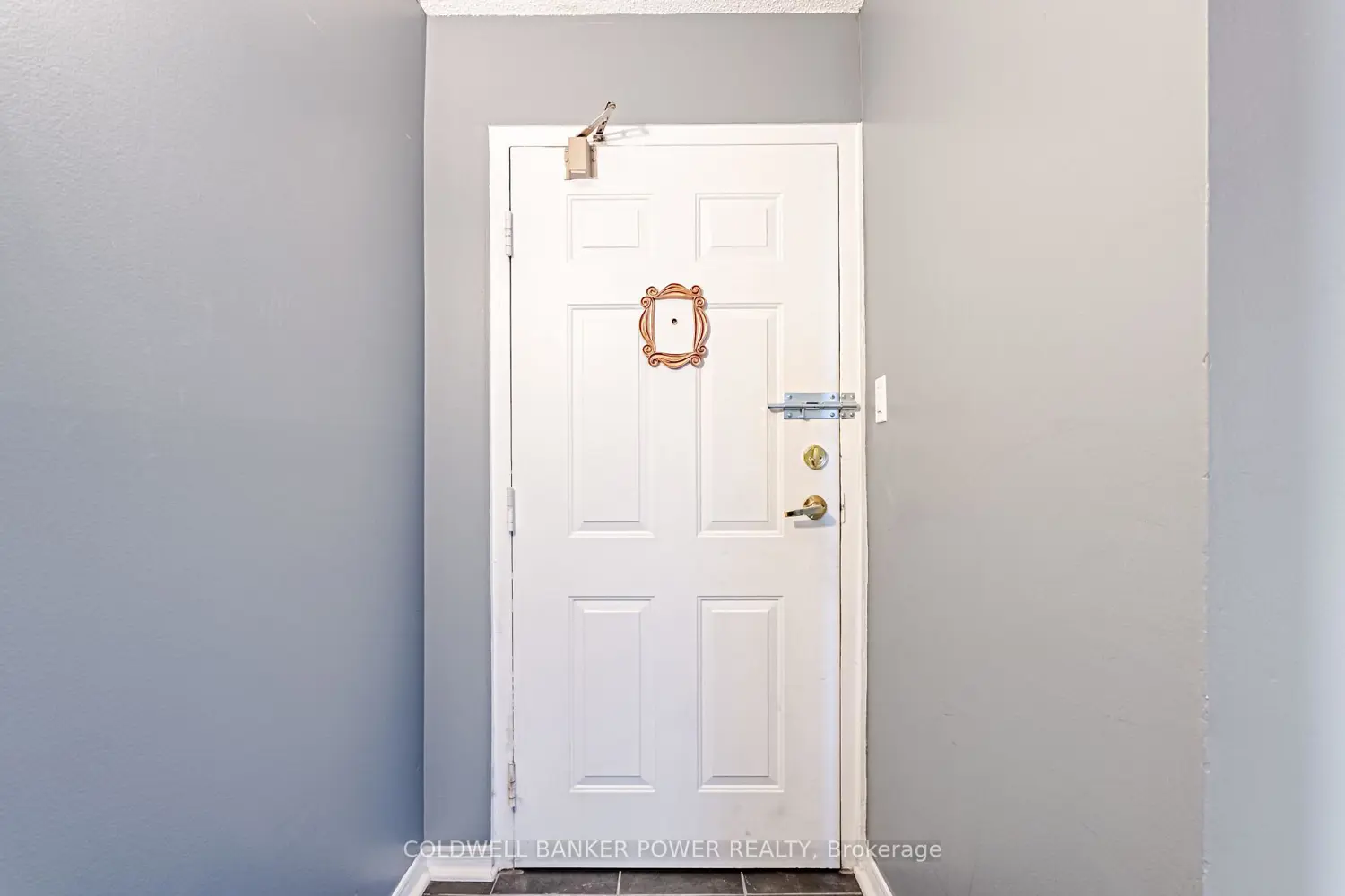 323 Colborne Street 1604 photo 4