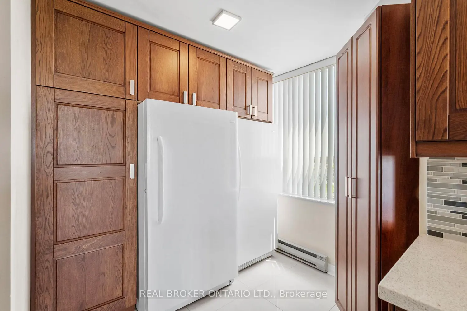 30 Malta Avenue 1603 photo 3
